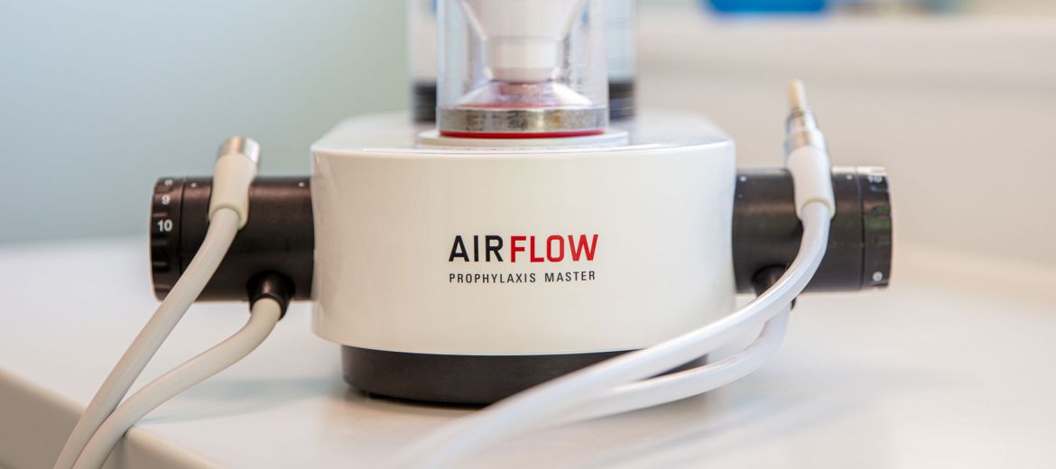 EMS Airflow / Guided Biofilm Therapy  (GBT)